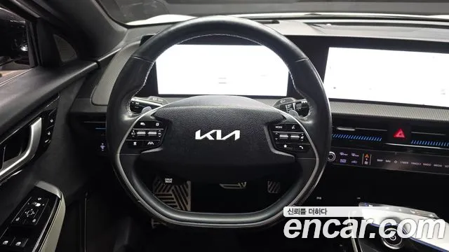 Kia EV6 2023 — фото 13