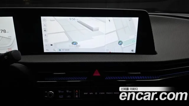 Kia EV6 2023 — фото 15