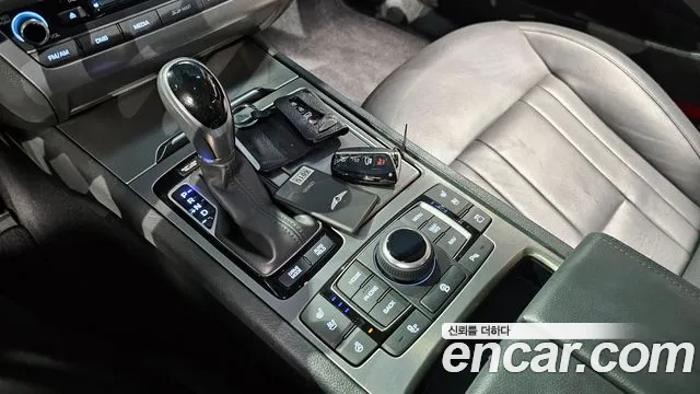 Hyundai Genesis 2016 — фото 9