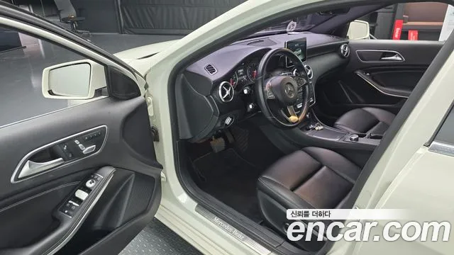 Mercedes-Benz A-Class 2016 — фото 11