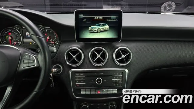 Mercedes-Benz A-Class 2016 — фото 15