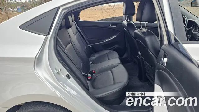 Hyundai Accent 2016 — фото 12