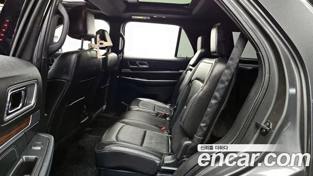 Ford Explorer 2017 — фото 12
