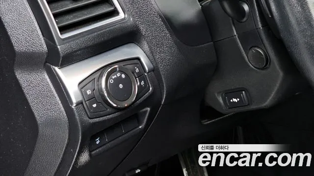 Ford Explorer 2017 — фото 14