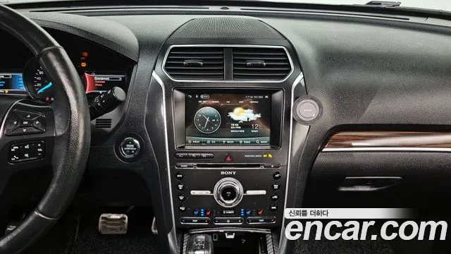 Ford Explorer 2017 — фото 15
