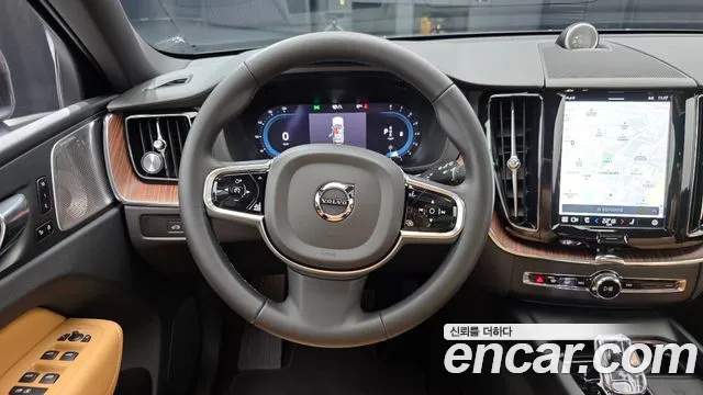 Volvo XC60 2023 — фото 12