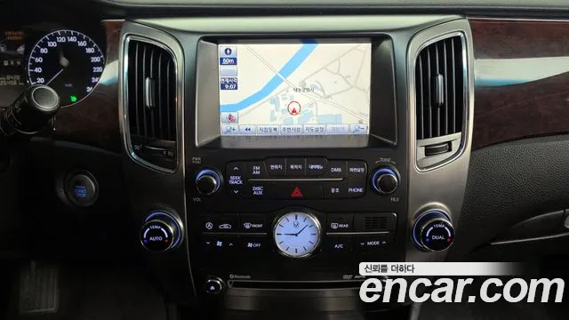 Hyundai Equus 2011 — фото 14