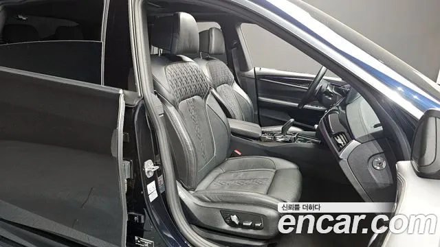 BMW Gran Turismo 2022 — фото 10