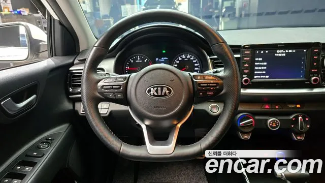 Kia Stonic 2019 — фото 14
