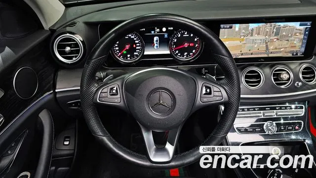 Mercedes-Benz E-Class 2018 — фото 13