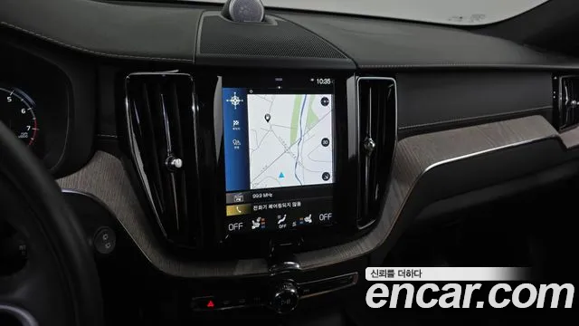 Volvo XC60 2019 — фото 14