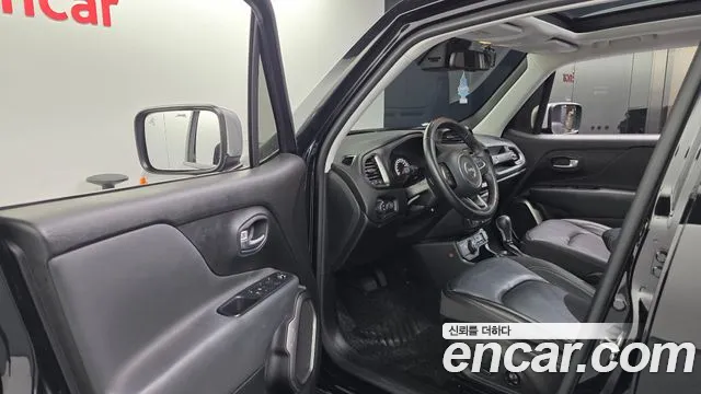 Jeep Renegade 2018 — фото 10