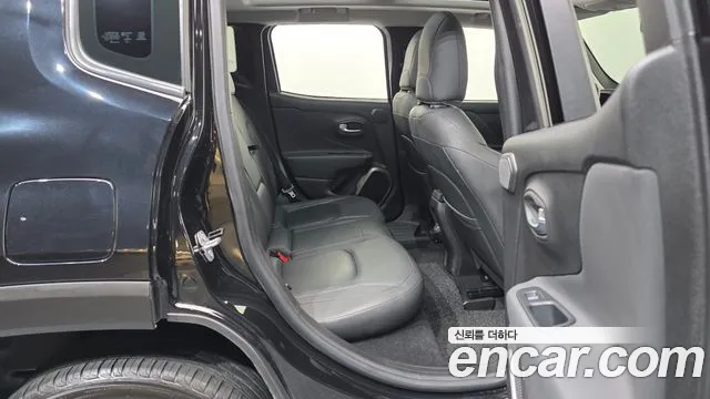 Jeep Renegade 2018 — фото 12
