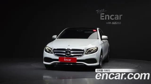 Mercedes-Benz E-Class 2017 — фото 3