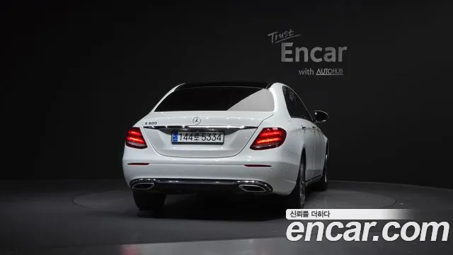 Mercedes-Benz E-Class 2017 — фото 4