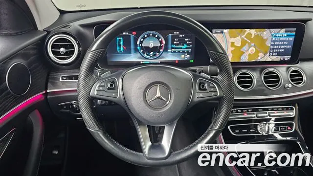 Mercedes-Benz E-Class 2017 — фото 13