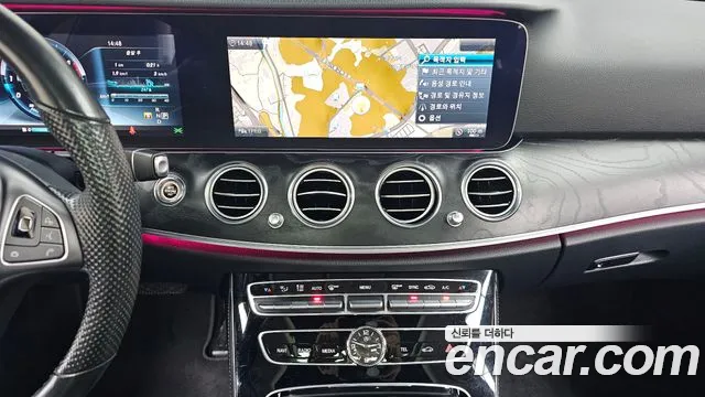 Mercedes-Benz E-Class 2017 — фото 16