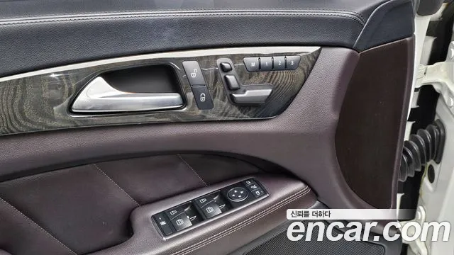 Mercedes-Benz CLS-Class 2014 — фото 17