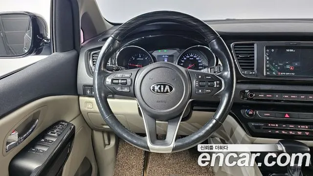 Kia Canival 2020 — фото 13