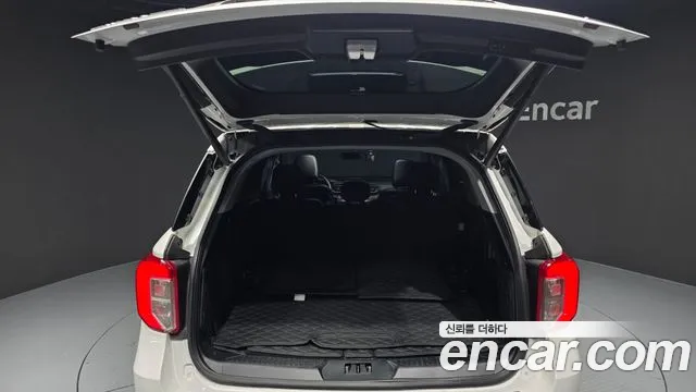 Ford Explorer 2020 — фото 20