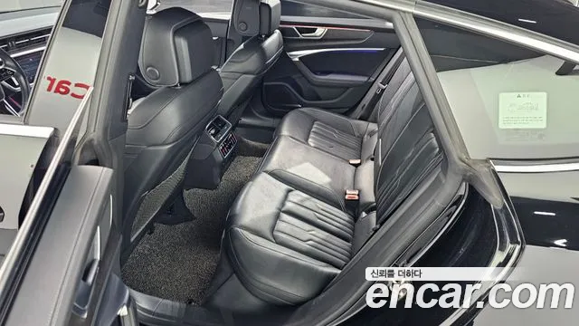 Audi A7 2021 — фото 12