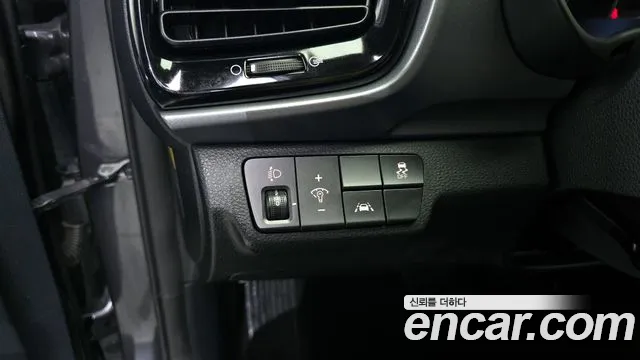 Kia Stonic 2018 — фото 14