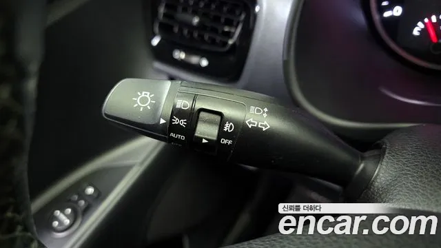 Kia Stonic 2018 — фото 16