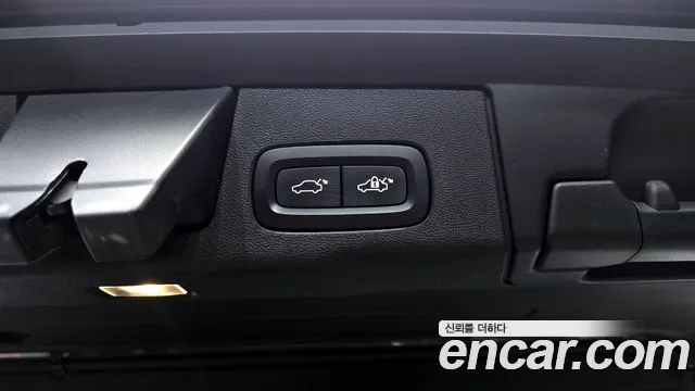 Volvo XC60 2021 — фото 20
