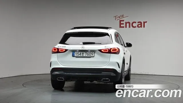 Mercedes-Benz GLA-Class 2023 — фото 4