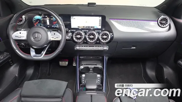 Mercedes-Benz GLA-Class 2023 — фото 7