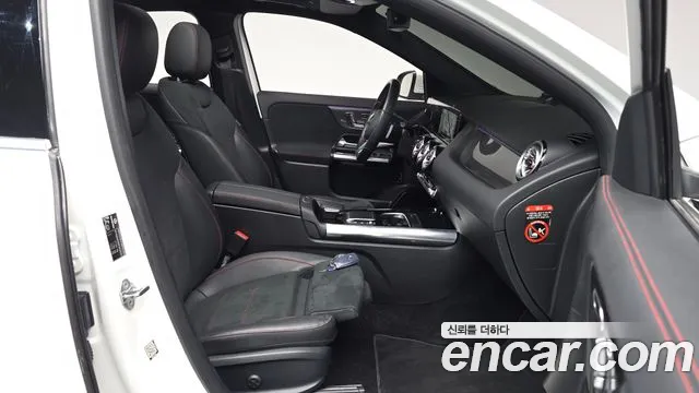 Mercedes-Benz GLA-Class 2023 — фото 10