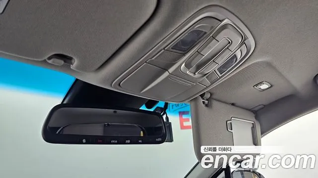 Hyundai Santafe 2019 — фото 18
