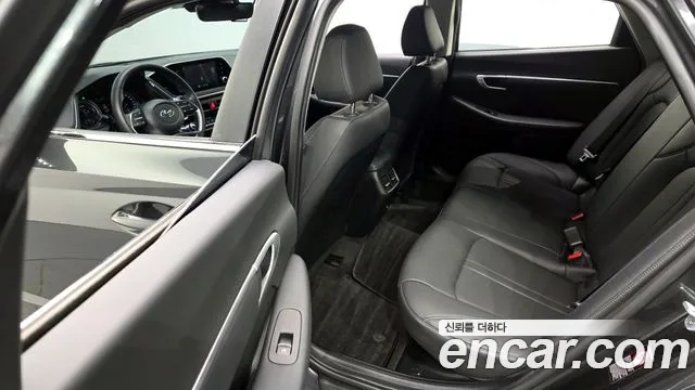 Hyundai Sonata 2022 — фото 11