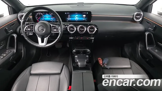 Mercedes-Benz A-Class 2023 — фото 6