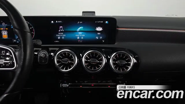 Mercedes-Benz A-Class 2023 — фото 13