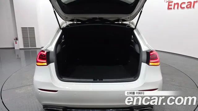Mercedes-Benz A-Class 2023 — фото 19