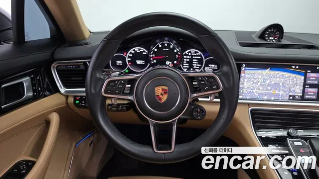 Porsche Panamera 2018 — фото 13