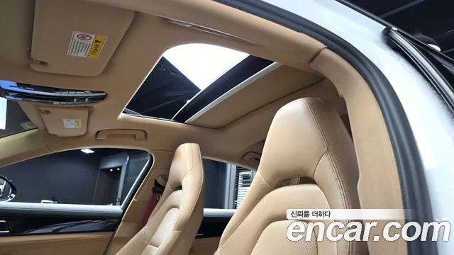 Porsche Panamera 2018 — фото 16