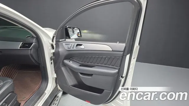 Mercedes-Benz GLE-Class 2017 — фото 12