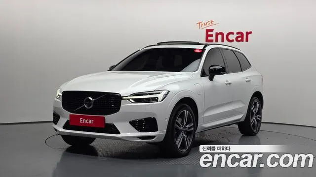 Volvo XC60 2021 — фото 1
