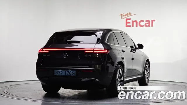 Mercedes-Benz EQC 2020 — фото 2