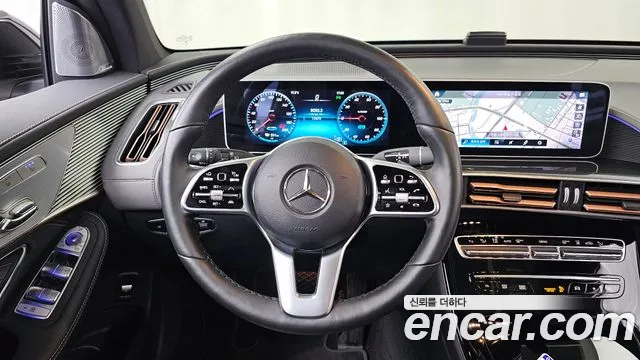 Mercedes-Benz EQC 2020 — фото 13