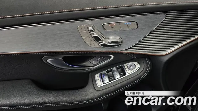 Mercedes-Benz EQC 2020 — фото 19