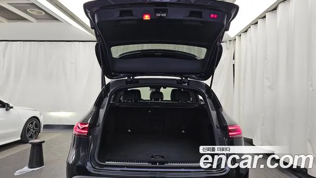 Mercedes-Benz EQC 2020 — фото 20