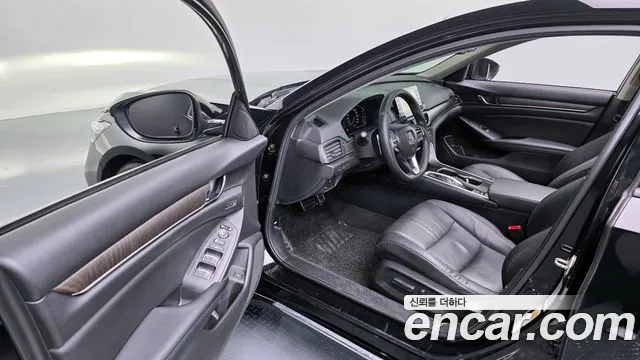 Honda Accord 2018 — фото 11