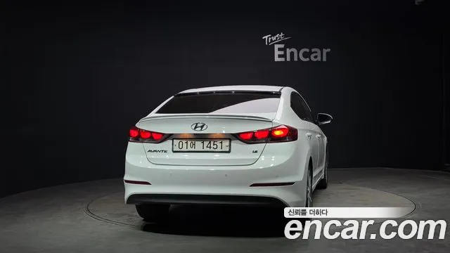 Hyundai AVANTE 2018 — фото 4