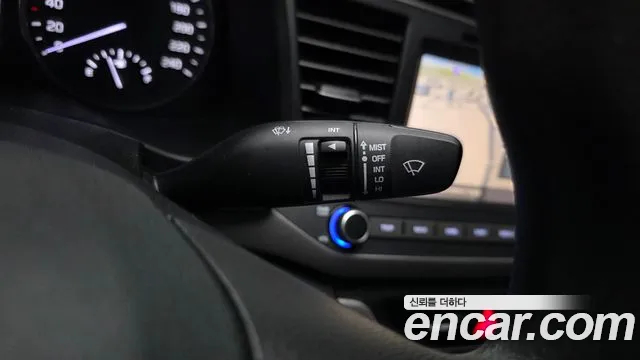 Hyundai AVANTE 2018 — фото 19