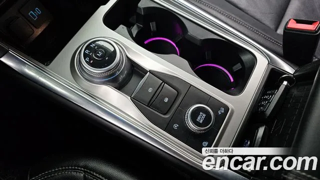 Ford Explorer 2020 — фото 9
