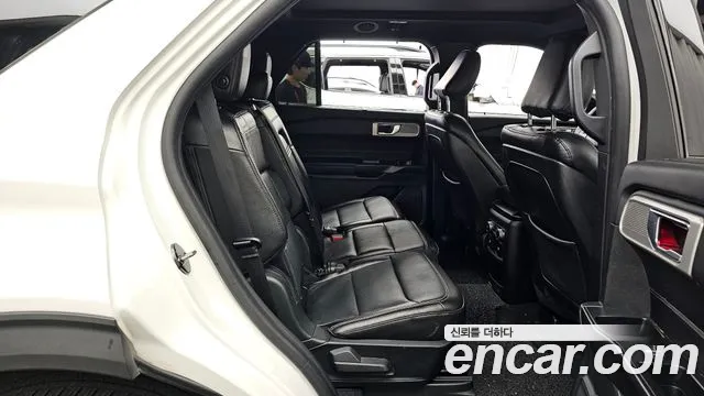 Ford Explorer 2020 — фото 12