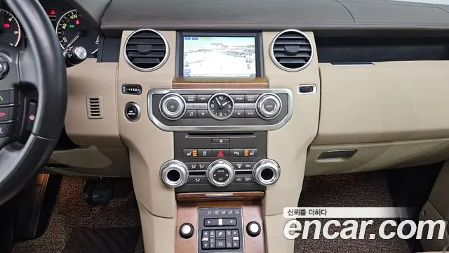 Land Rover Discovery 2016 — фото 15